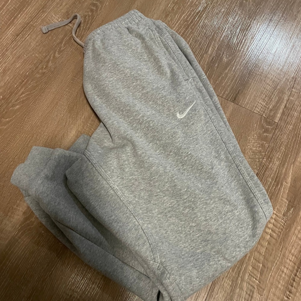 Nike Mens Sweatpants Size Large Gray Cotton Blend Fleece Joggers Fall Activewear